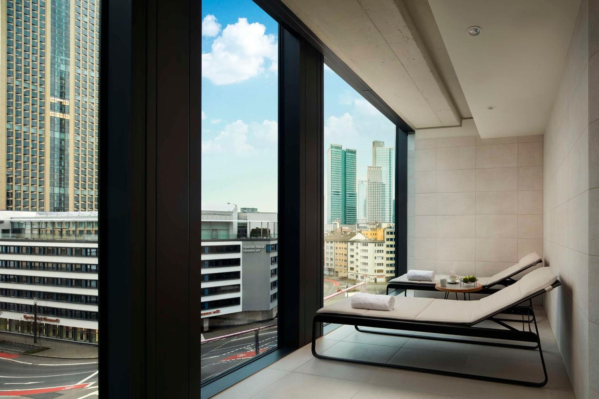 Nh Collection Frankfurt Spin Tower Hotel Frankfurt am Main Buitenkant foto