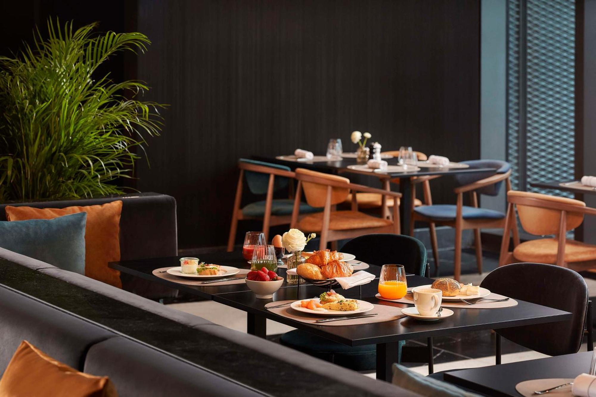 Nh Collection Frankfurt Spin Tower Hotel Frankfurt am Main Buitenkant foto