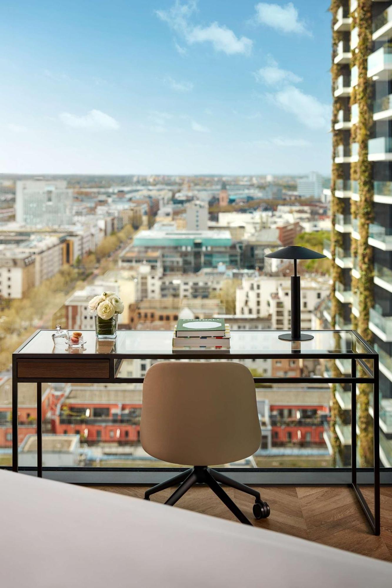 Nh Collection Frankfurt Spin Tower Hotel Frankfurt am Main Buitenkant foto